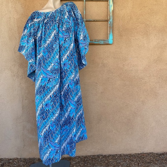 Vintage Dresses & Skirts - VTG 1970s Maxi Dress w Angel Sleeves Floral Batik Print OS